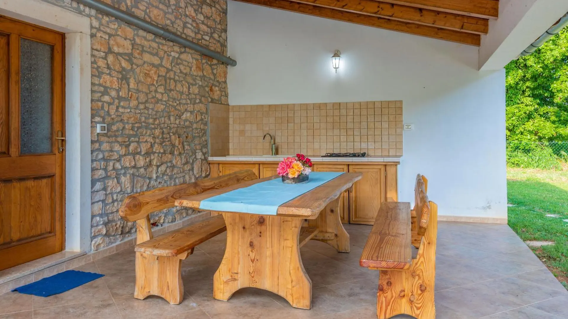Villa Sergio, A Beautiful Rustic Villa With A Huge Garden Divšići Semesterbostad