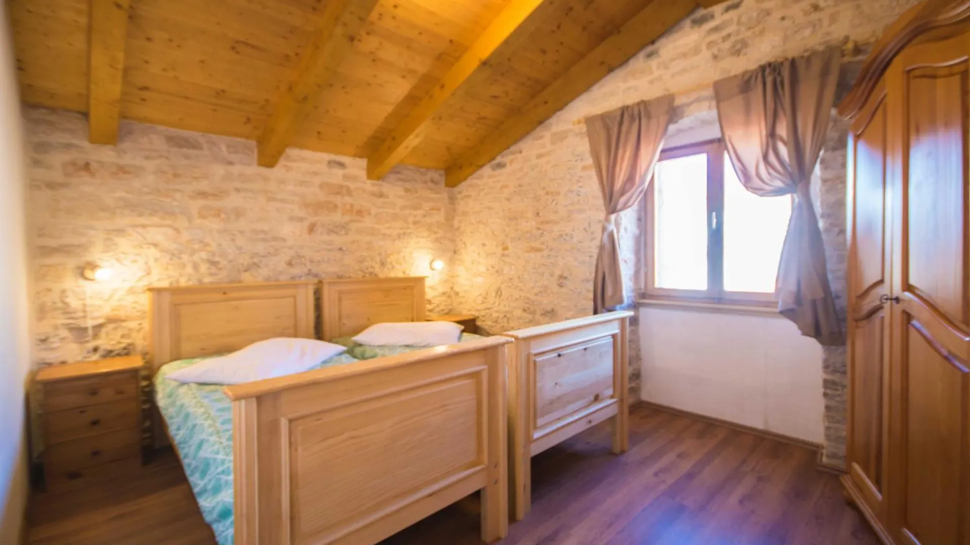 Villa Sergio, A Beautiful Rustic Villa With A Huge Garden Divsici