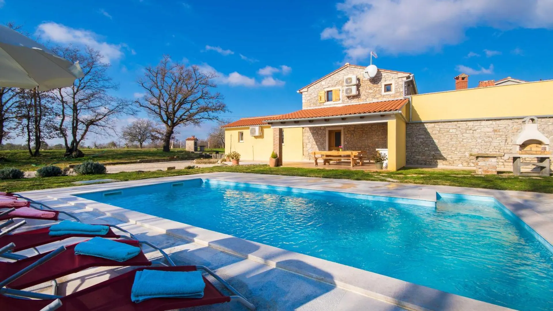 Villa Sergio, A Beautiful Rustic Villa With A Huge Garden Divšići 0*,